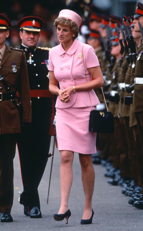 pink chanel suit of jacqueline bouvier kennedy|jackie kennedy pink suit display.